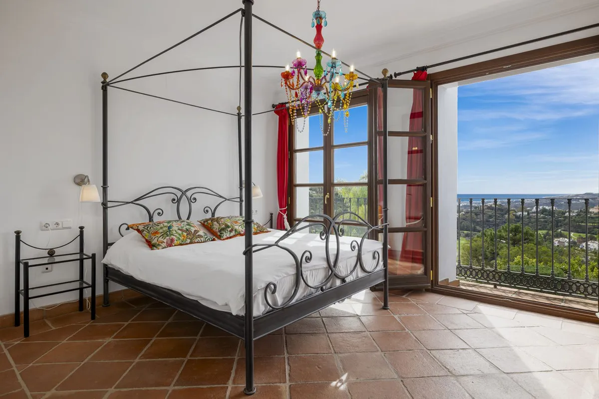 f6a49e77-11a0-48fc-b34a-3861827ceba6