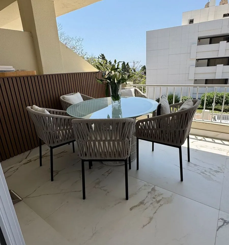 9dd9d968-7157-41d0-9c3c-e48111484a91