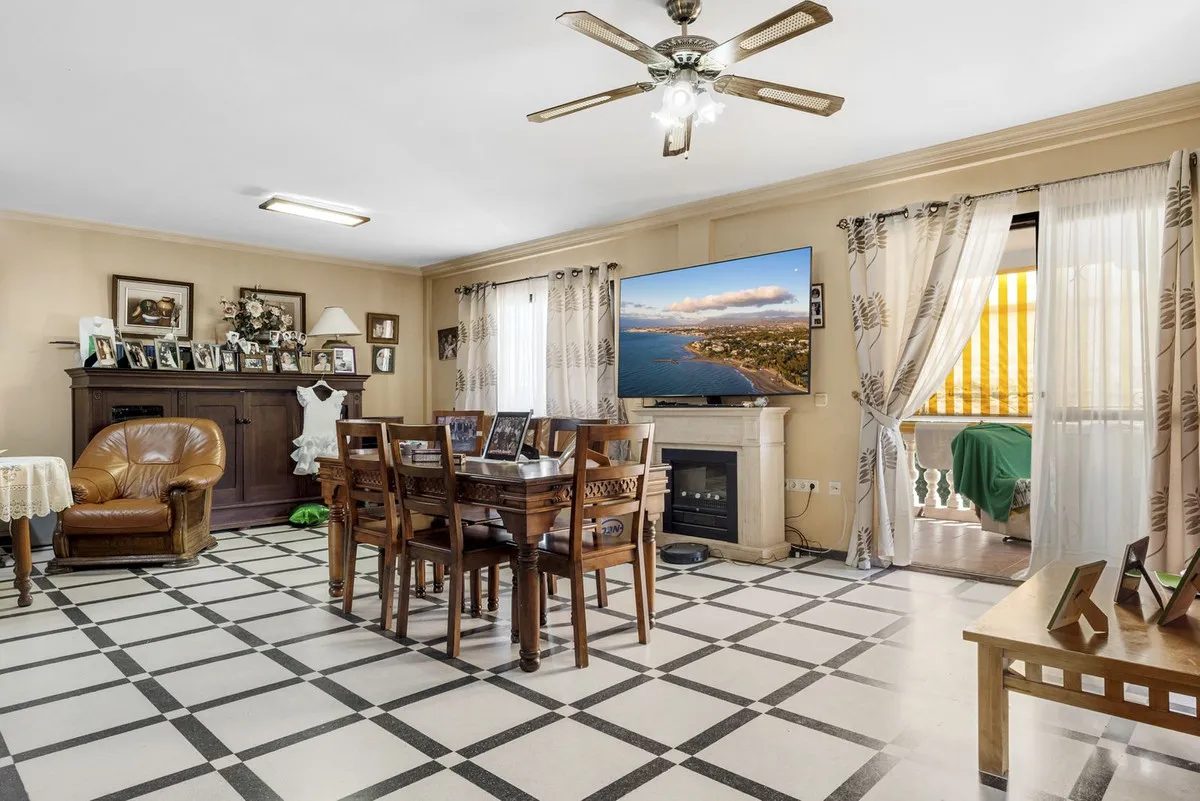 e7bc2383-e5d1-46e3-bda7-bf21e1edc48f