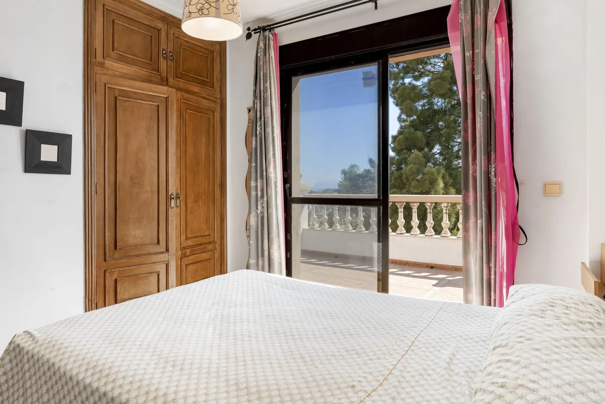 ebc06115-e484-4624-ad4e-275c03c91ac1