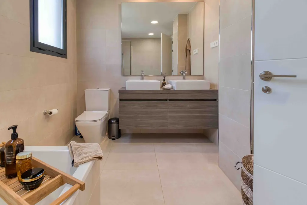 02f6f82c-4623-4595-b9da-194c94719354