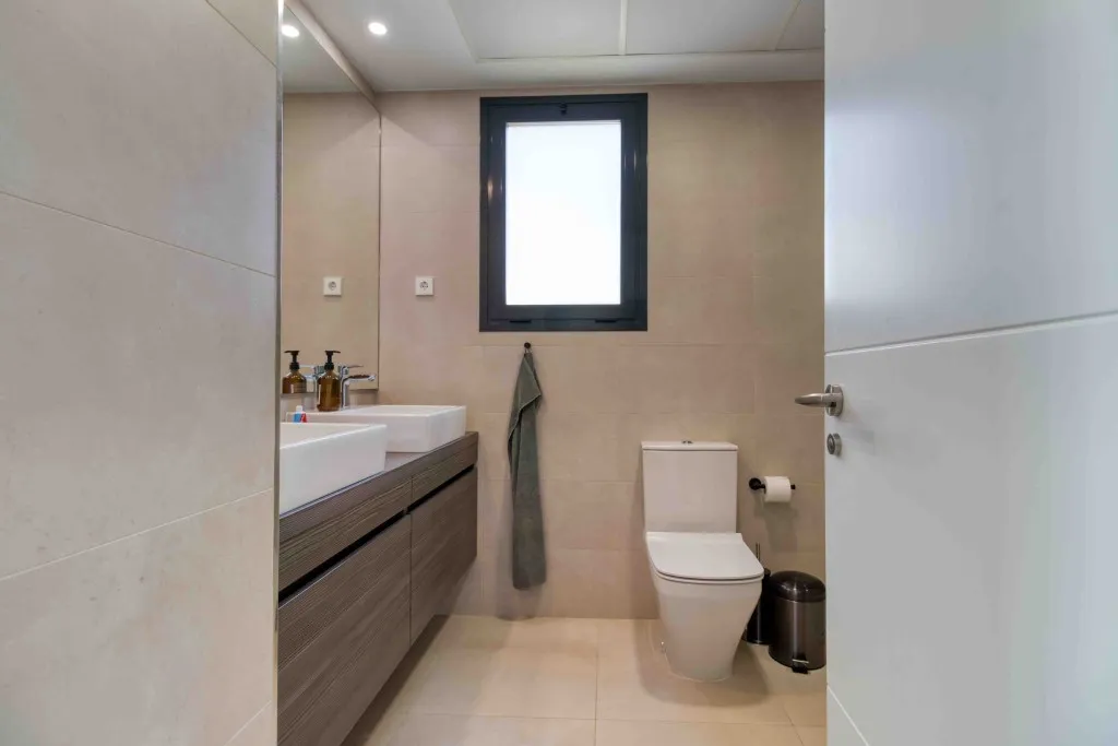 e077c20c-3ee8-484a-94c1-e671c79557b0