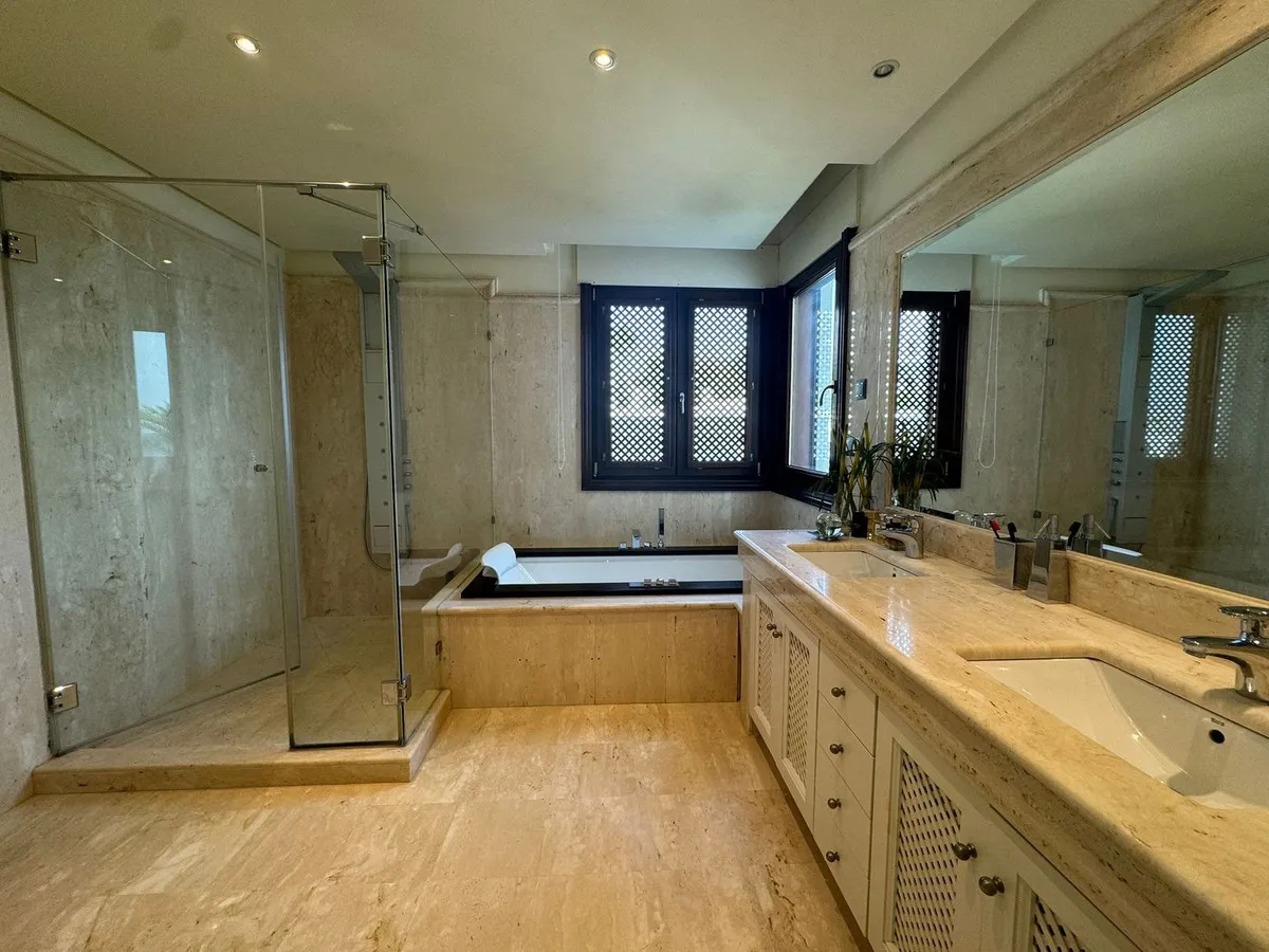 c38d77c7-6466-4968-8994-1aea77df5d02