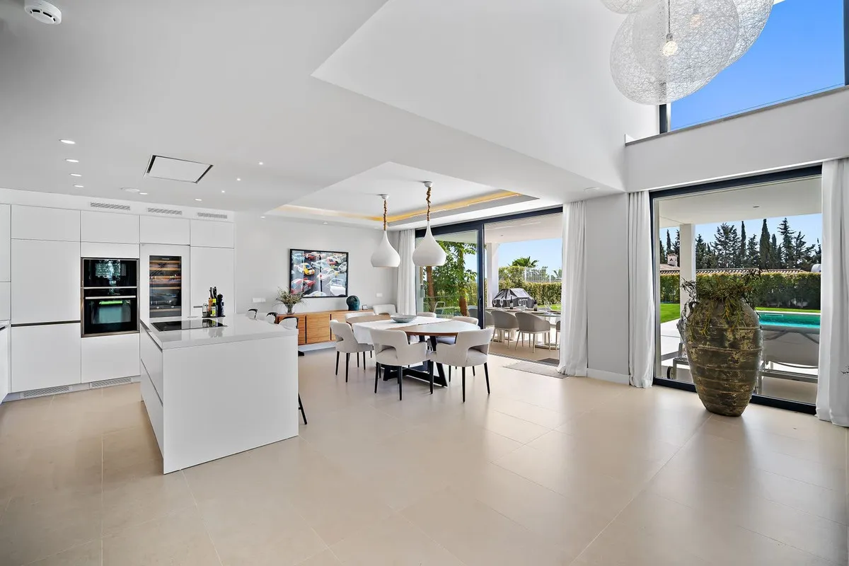 58d34976-952e-438c-a414-5b56c952390b