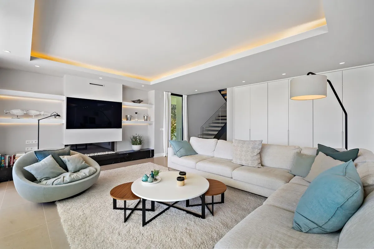 b364dc54-bbc5-42d3-a19f-c2eba52eedd9