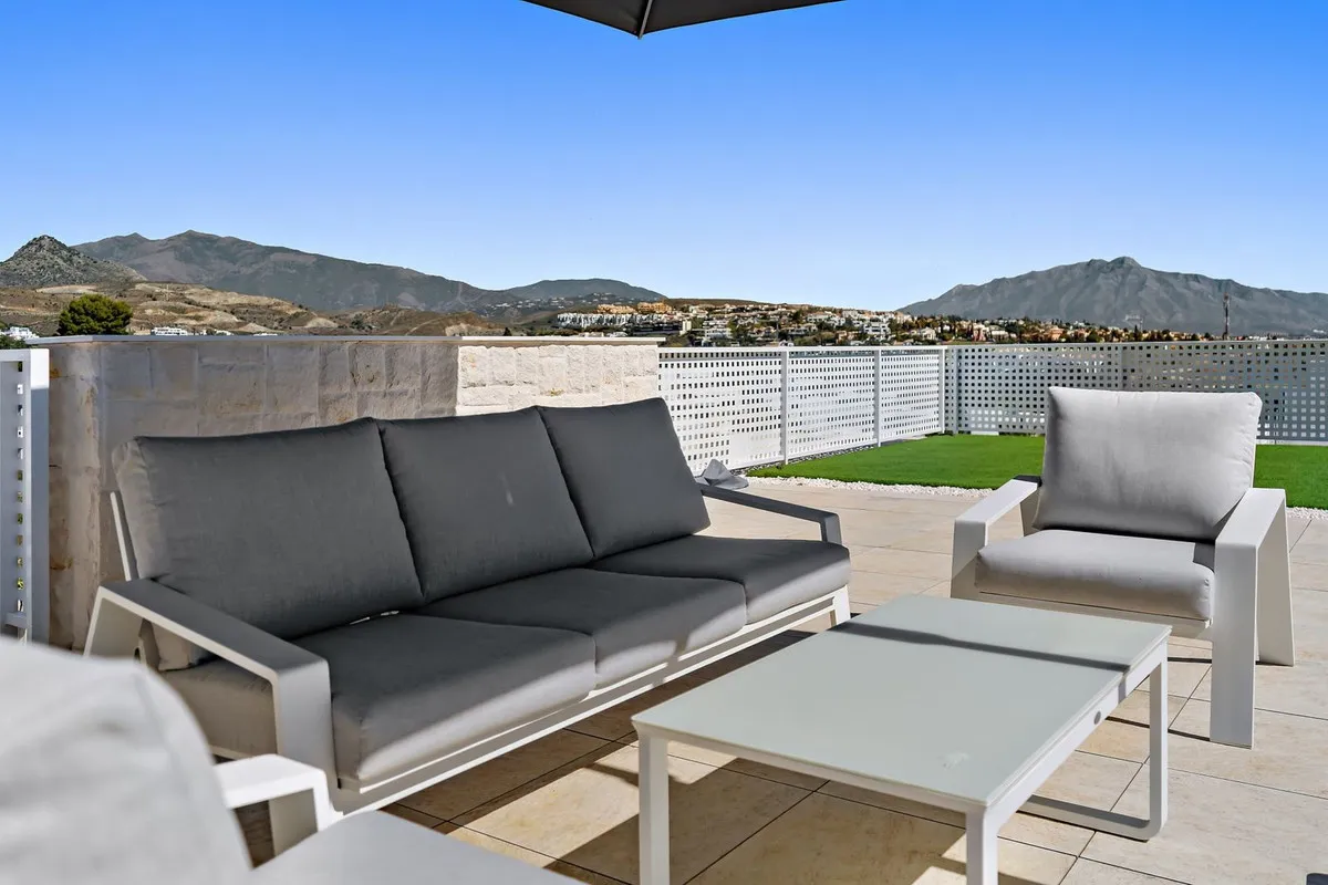 e2014e30-aa16-41f4-8867-765e7267bb55