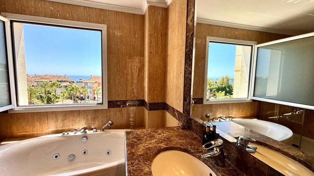 7e4f37fd-b6cd-4dff-821d-a25dfa0ddee1