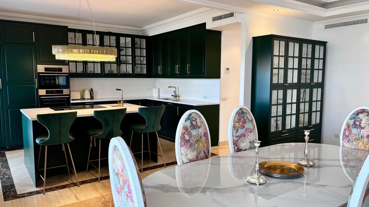 f9c3afb6-033b-4edb-ae19-8f565645324f