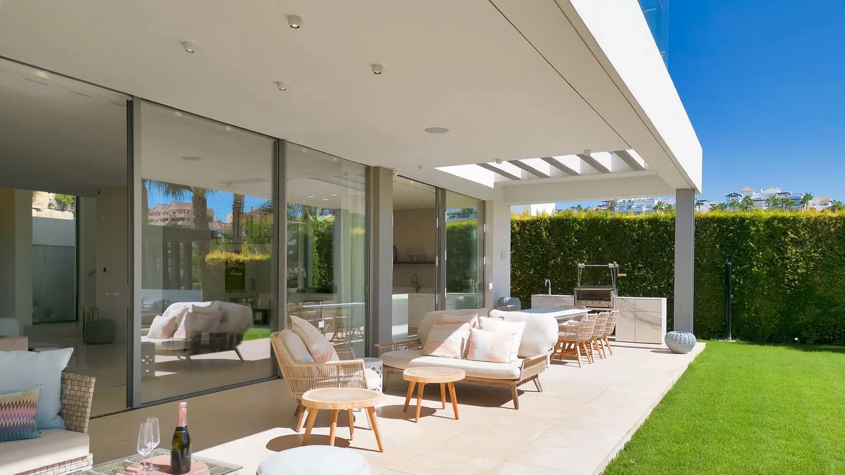 99b7e212-573c-489a-a073-67e218f01fcb