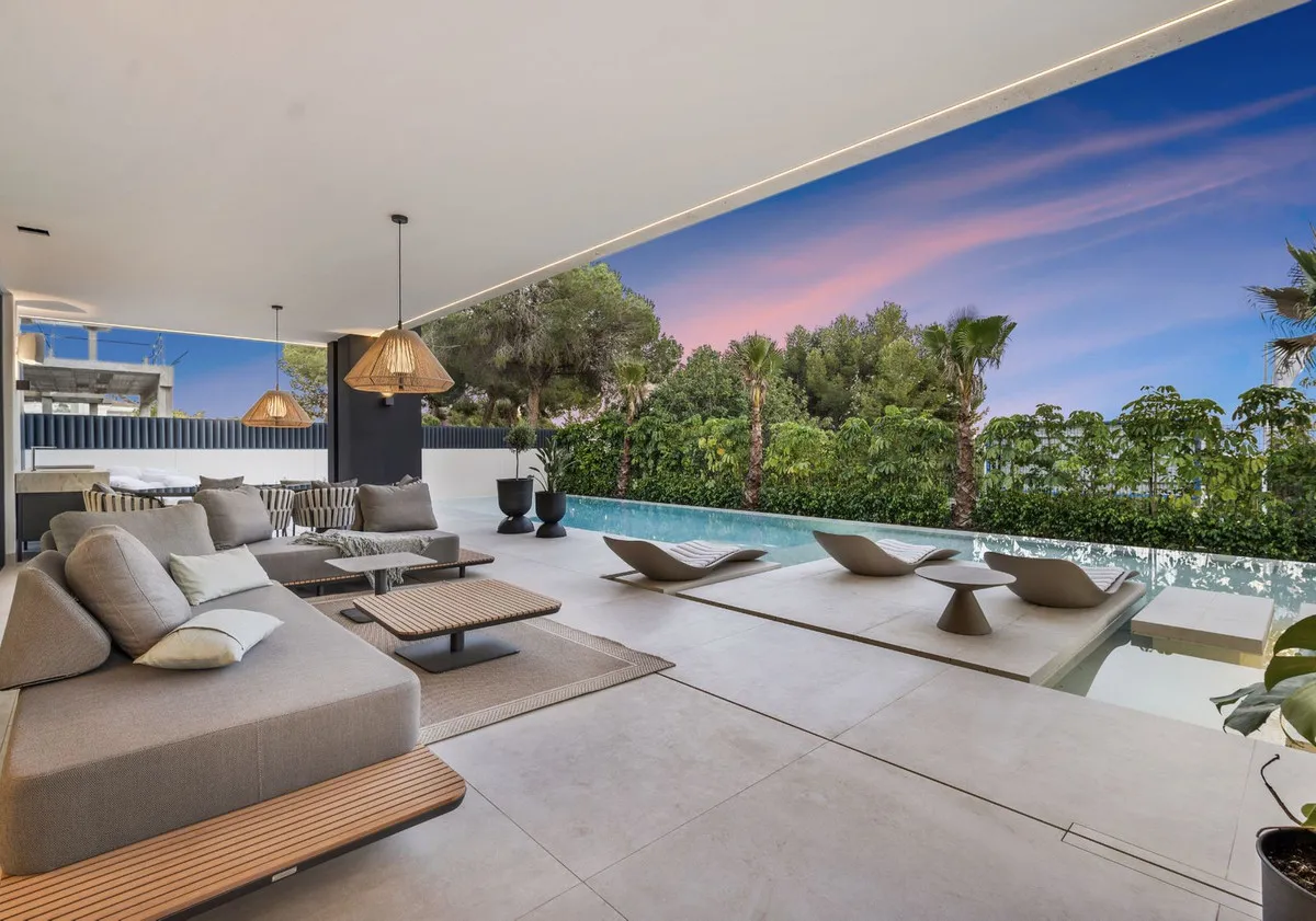 02f0fa0a-ca98-4681-a37d-441886bc80f2