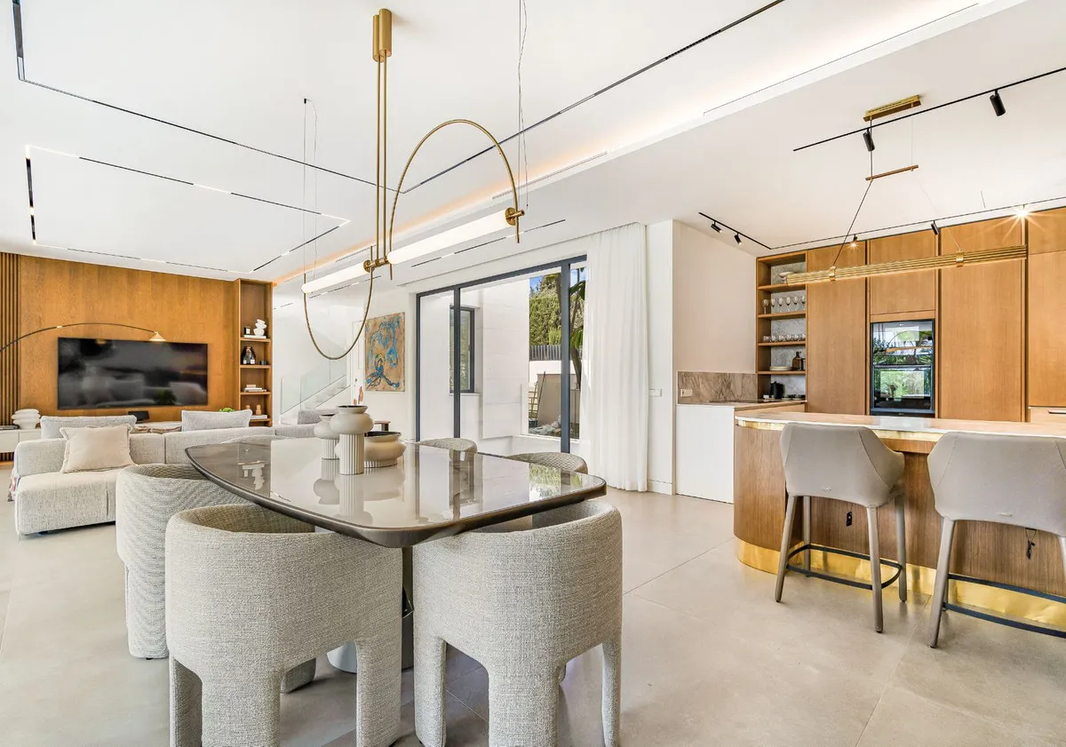 68084662-6c50-48e0-b760-57a3521a973d