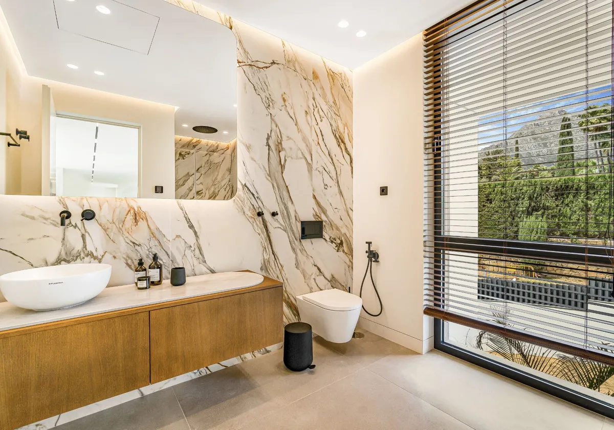 7b1e0470-8994-4a3c-8797-84db34c7e2bf