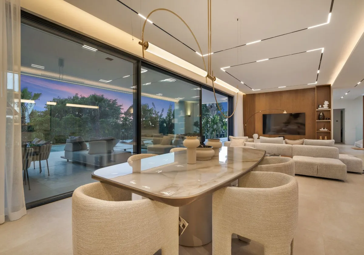 7e9767ae-f517-41cf-a108-7107e8d67bdd