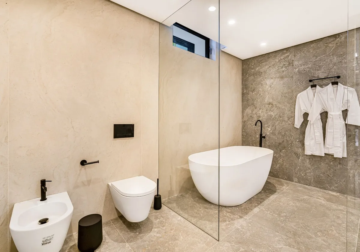 c0f6a5be-54f8-4e3b-991f-8bd250f964f9