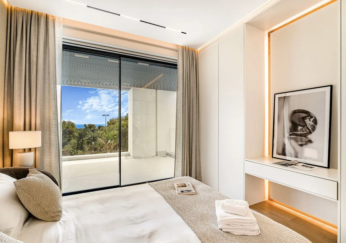 f208966e-b93c-462d-a5b8-977d189efce1