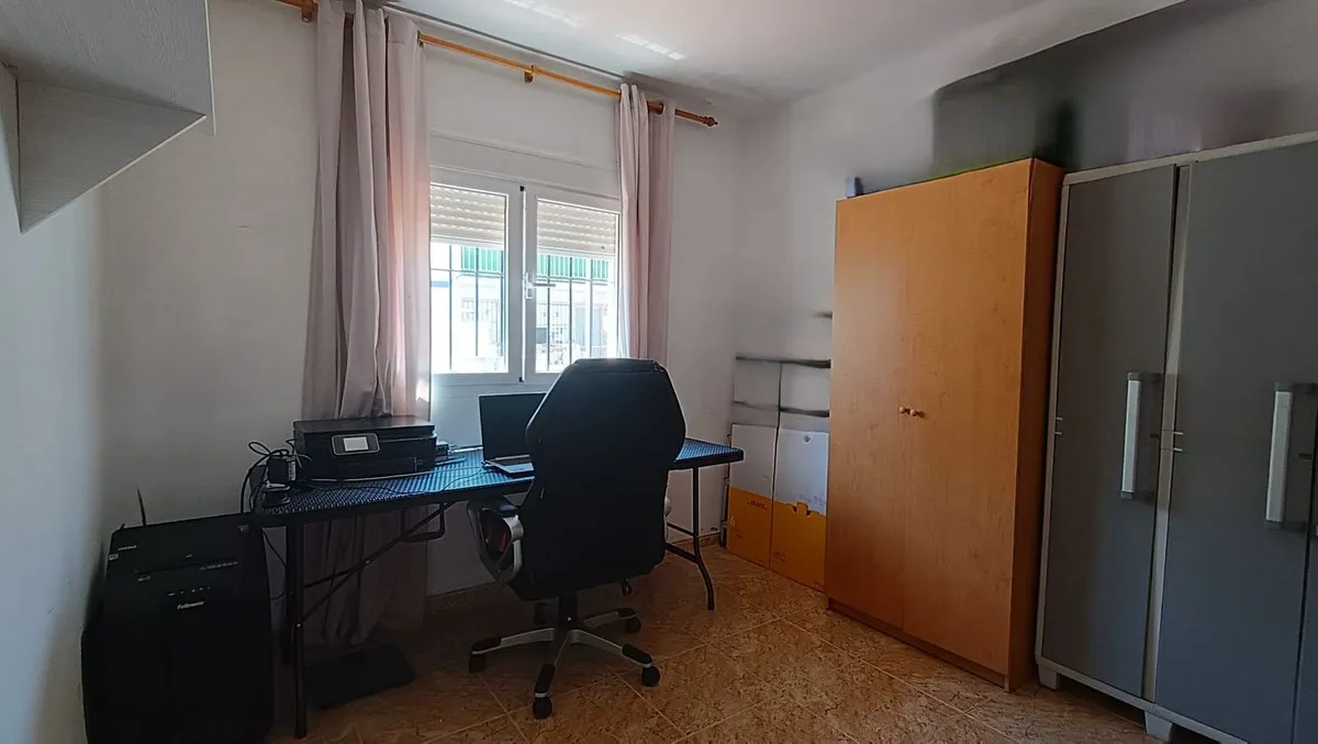 11a52636-2e3f-4723-9a9a-e7982f6b4733