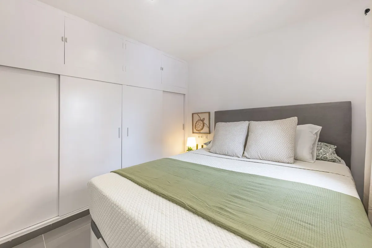 0aec40e5-f3b6-4054-b4b1-ed25c8ae9e80