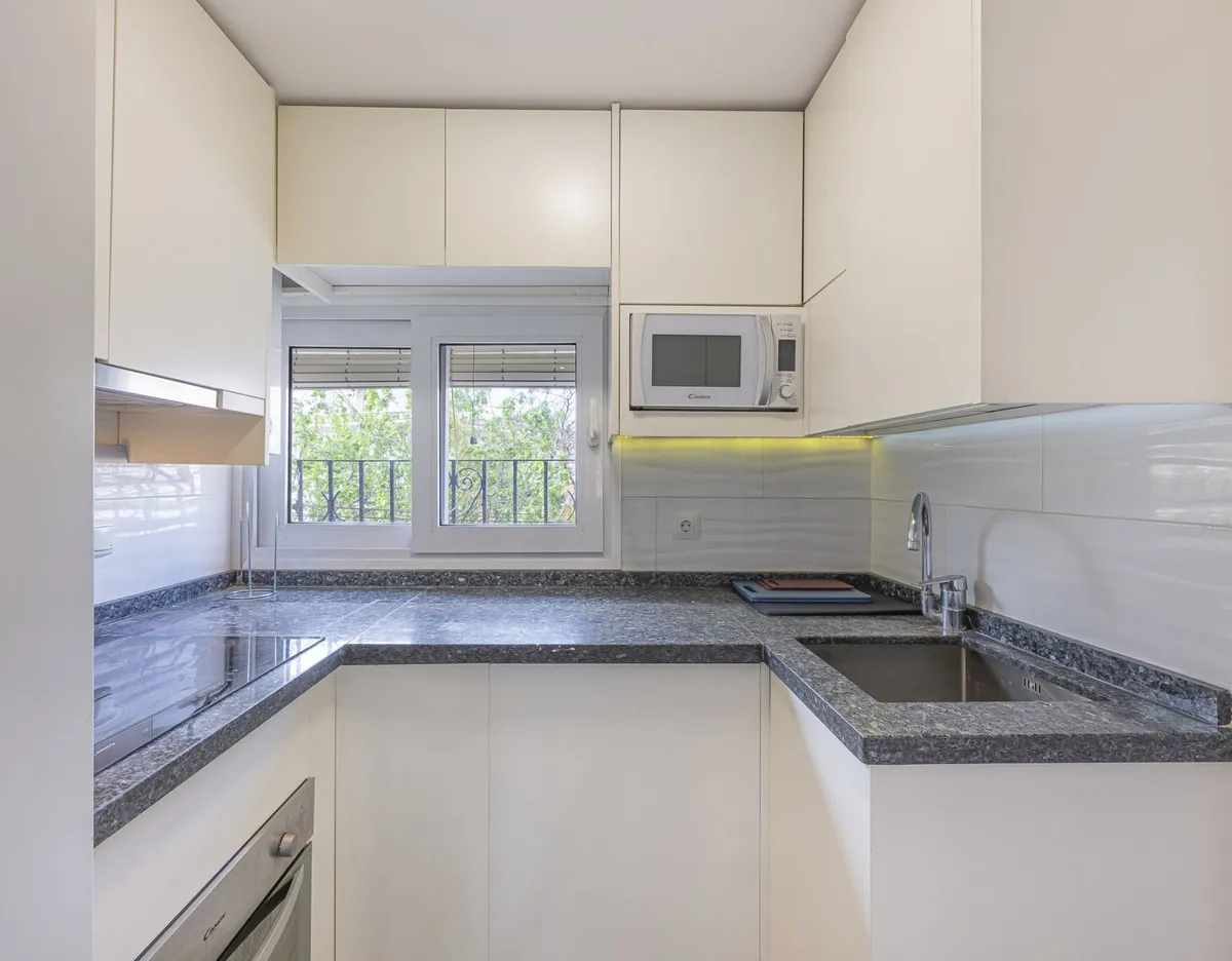 12e92bf0-bfe9-480d-88c1-b0ae895de4de