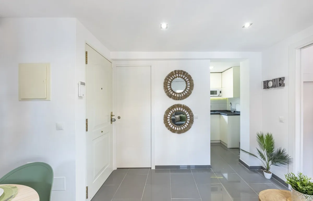 a5c7cbbc-72fc-4825-8940-43c3d56b7595