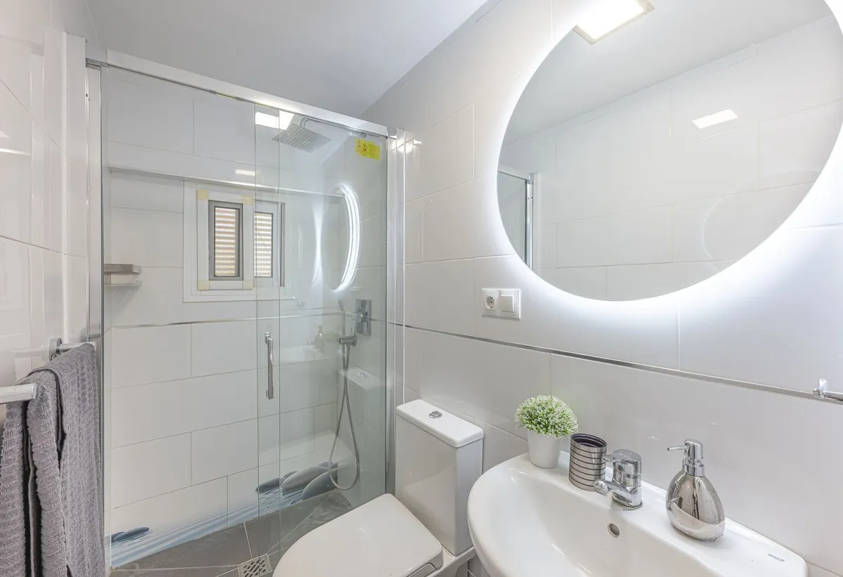 b175f29f-4de1-434f-aa46-8f7220a46b76