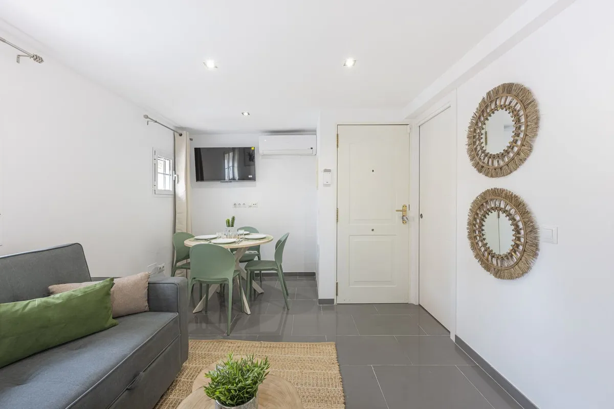 b2f8e32b-f5a6-483e-93d7-329c97473fc3