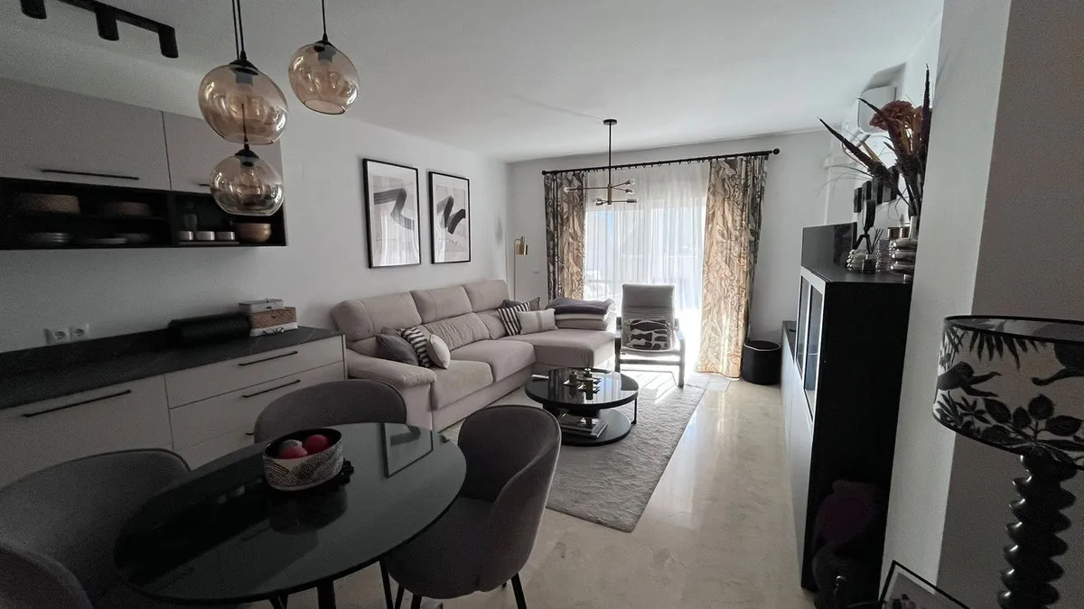 028555f1-722c-4203-86a0-e130f9e6887a