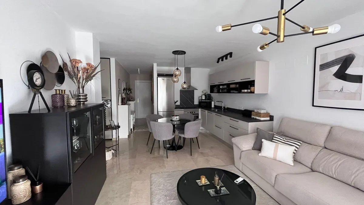 ce5f9fc4-1f27-49b7-a800-dff843600093