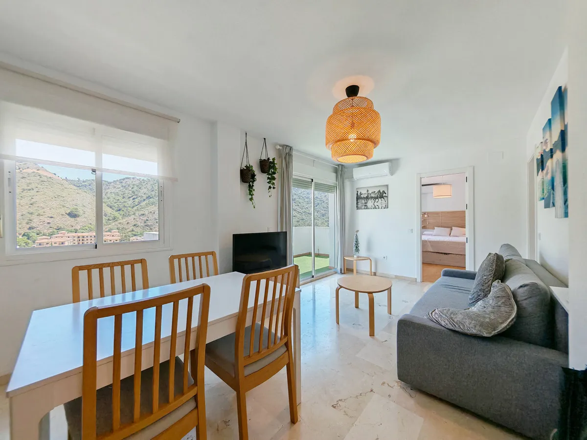 b32cce04-8f2d-41c1-a0a4-3a30f5f07a3c