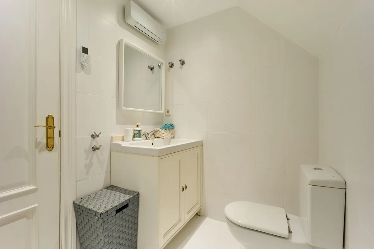 a19932ae-714b-4316-a638-2da08a38d453