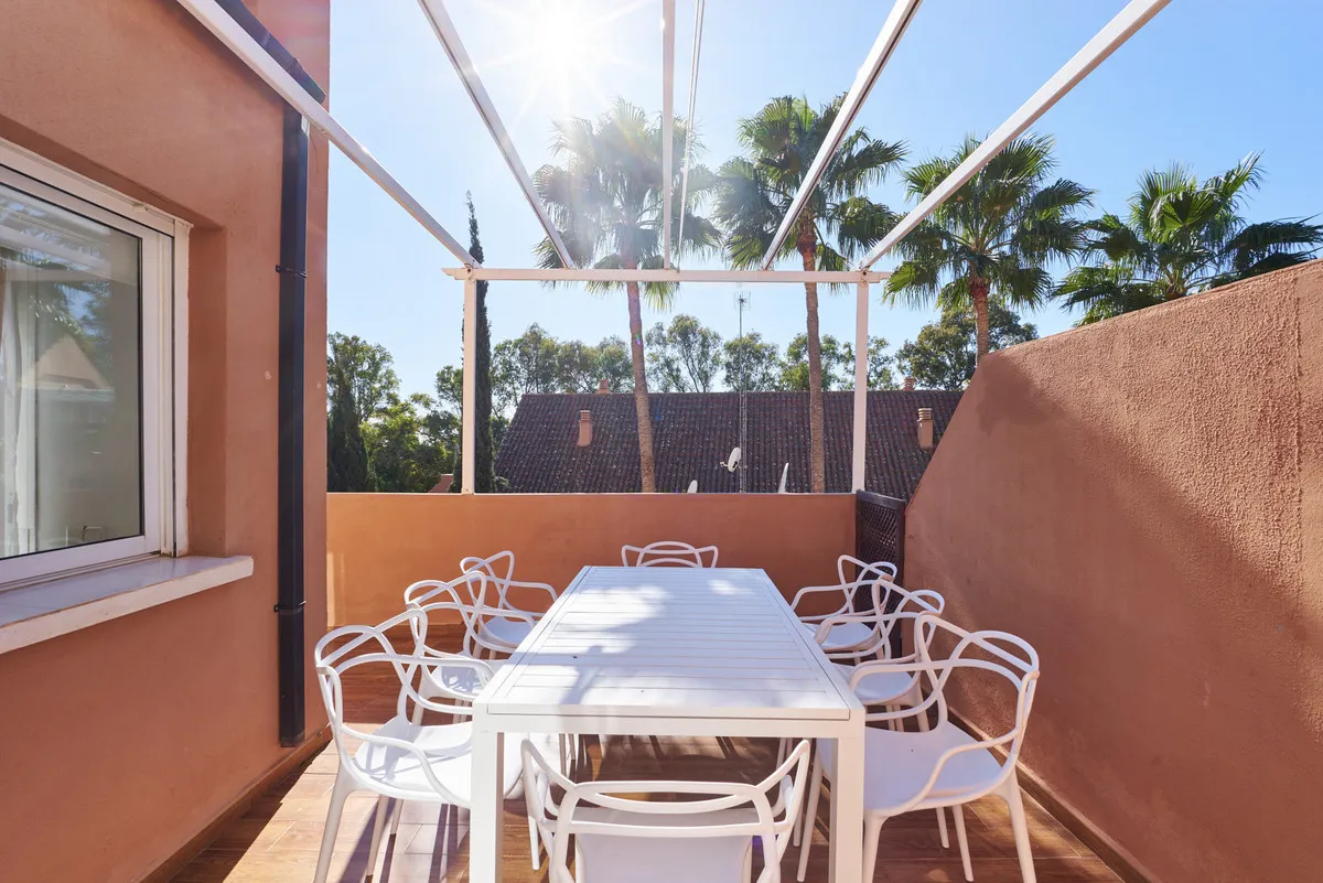 fb894379-eaaf-4a0e-93c8-651f2b7df115