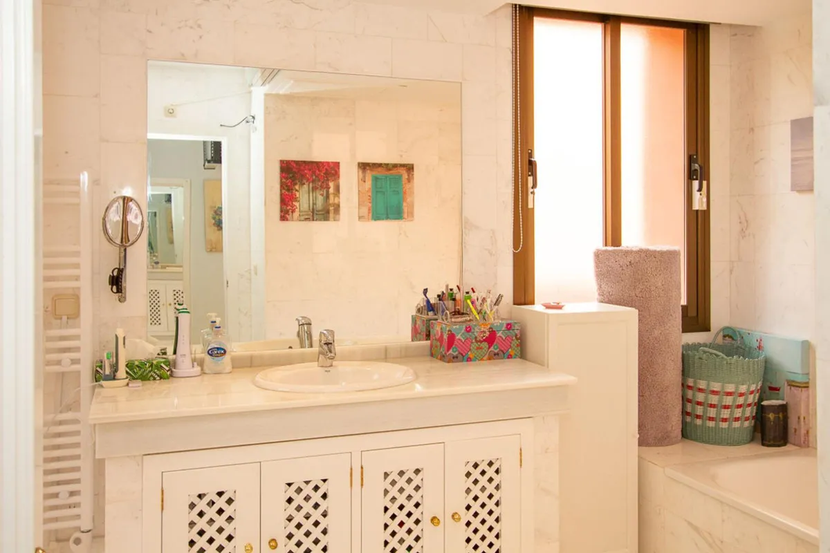 910518b8-a67b-4024-b473-1b72948158d4