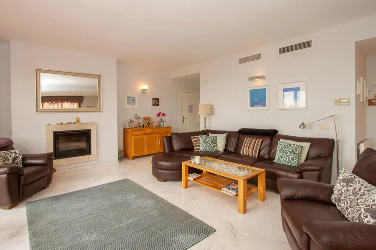 e1ecbd0f-266b-4f06-8451-009b856eb486