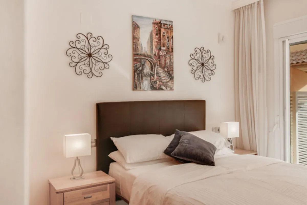 48306586-c09a-48da-8ed6-0a3d9e5db028