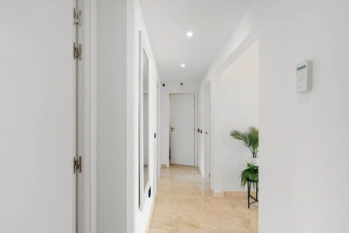 af1bc263-b04b-4adc-a05f-ae2b0e40e3f3