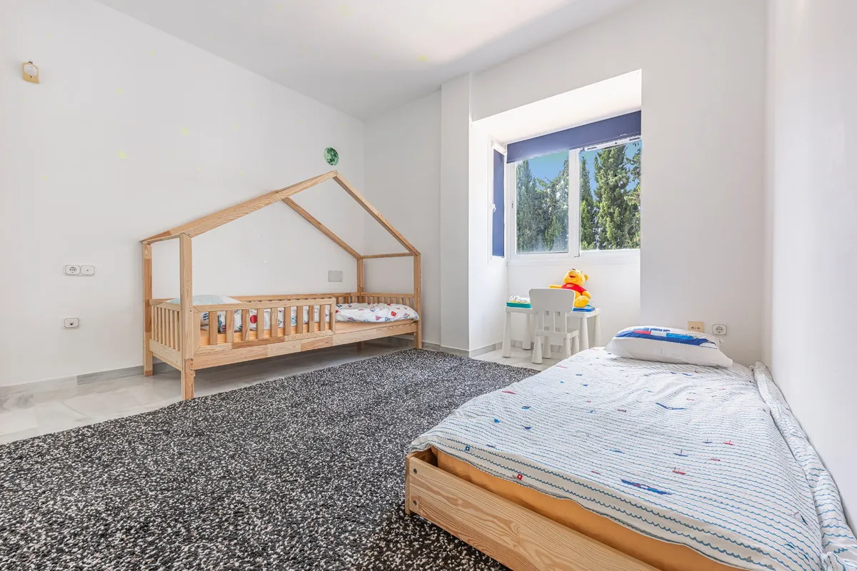 09dd7b1b-768b-4b1b-84b8-a8f0e880ed52