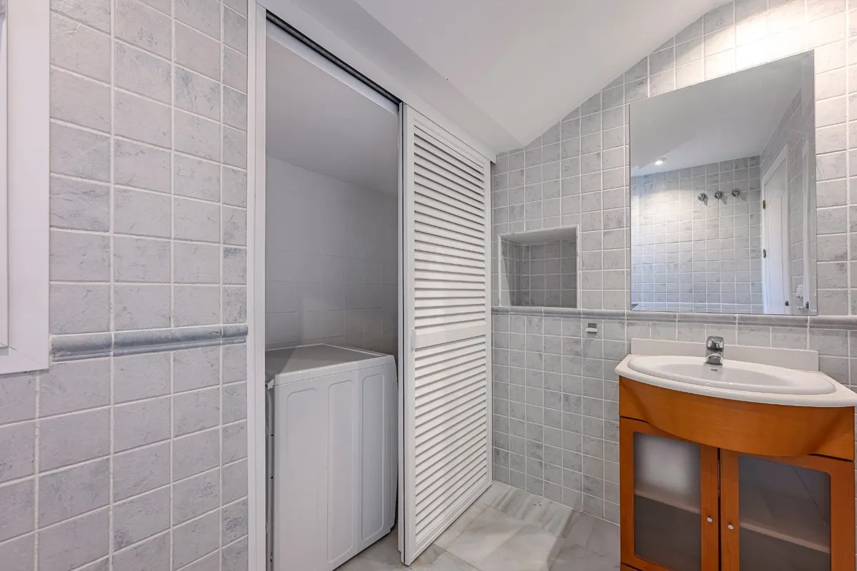 0f7e00ed-4c5c-426f-a76d-45dbc5d91770