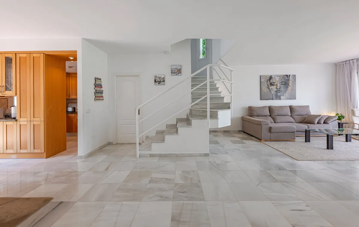 0ff93c83-1bb8-4386-8632-605c2e74f548