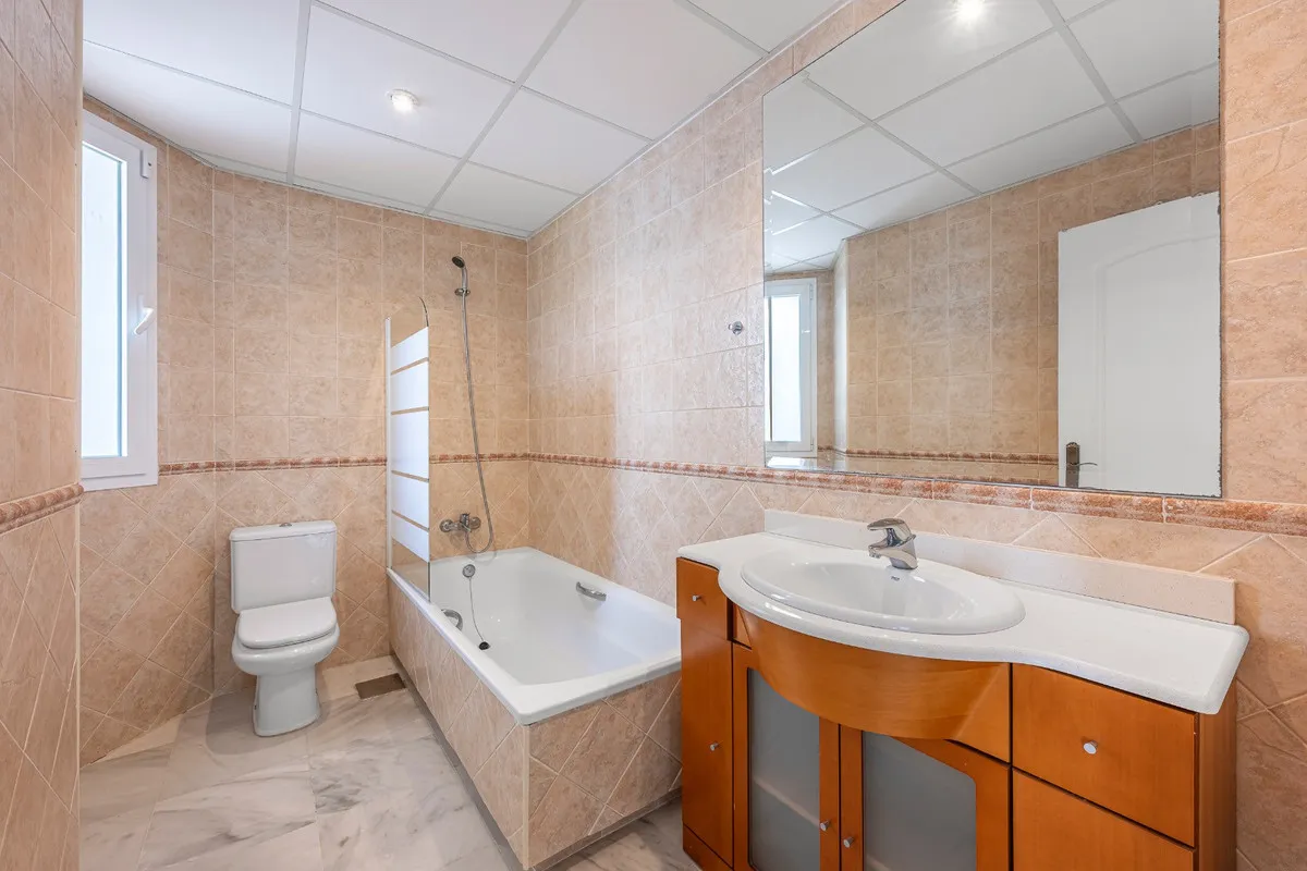 6a37351e-754a-429e-991e-e2fb683f6b04