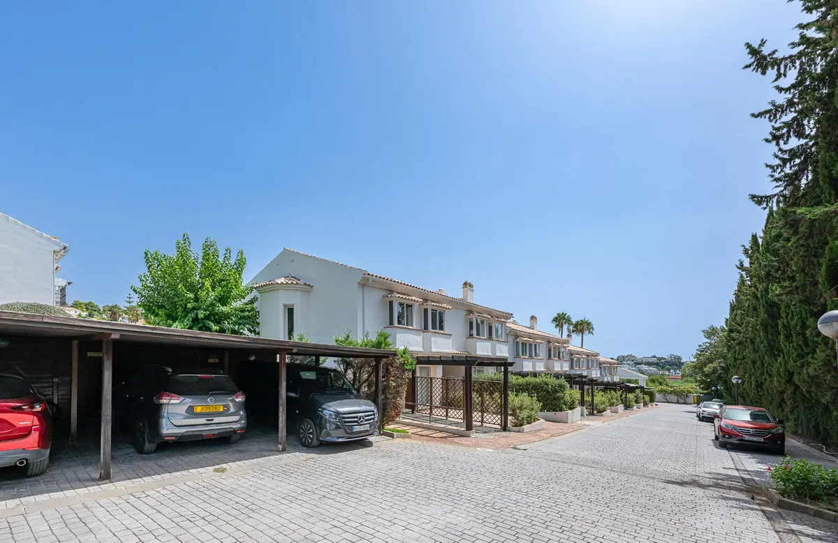 6d8cfe4a-9756-4ac5-bc66-d321ccd89ee3