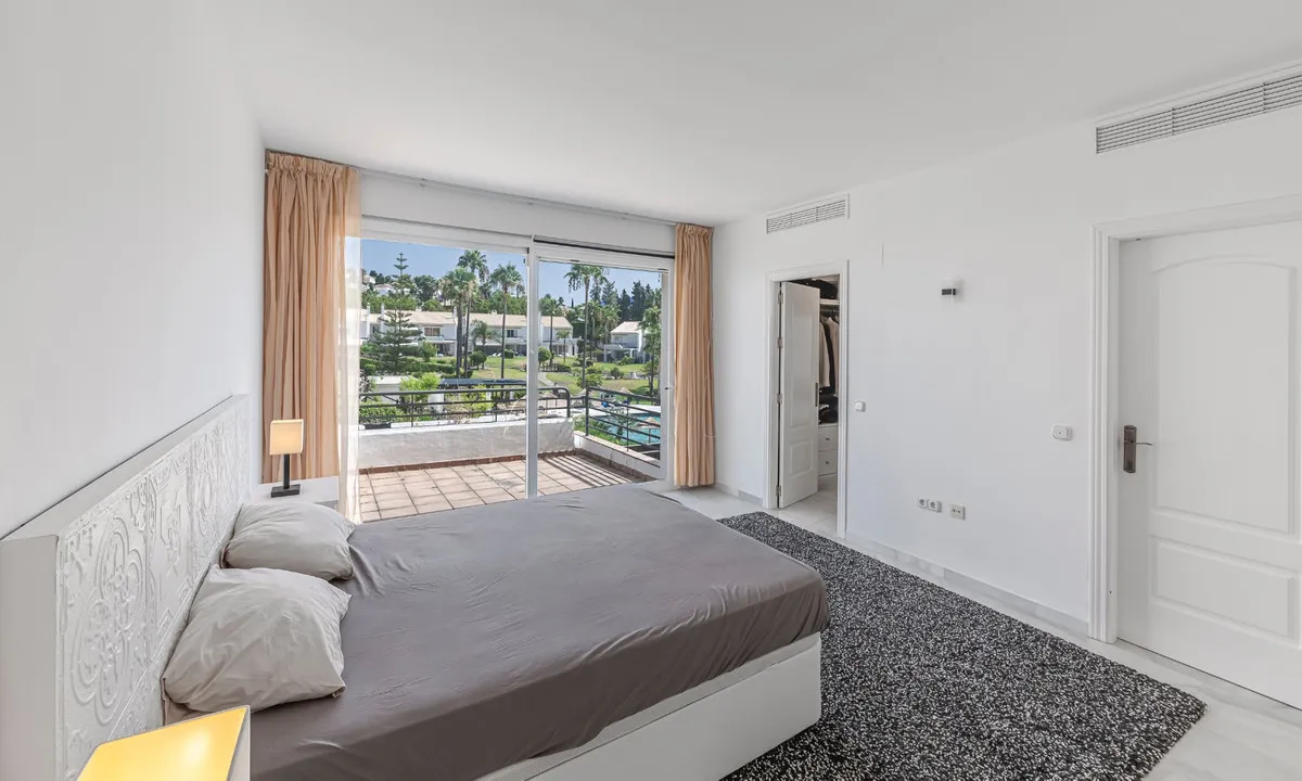 d00ecd8b-000d-426c-8136-f76b7942963a