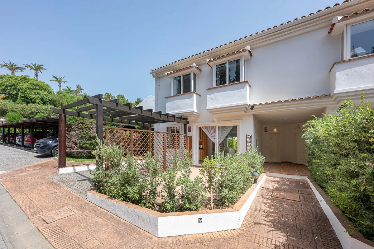 eeb1cb20-165a-487d-af0f-badc4a96e4f3