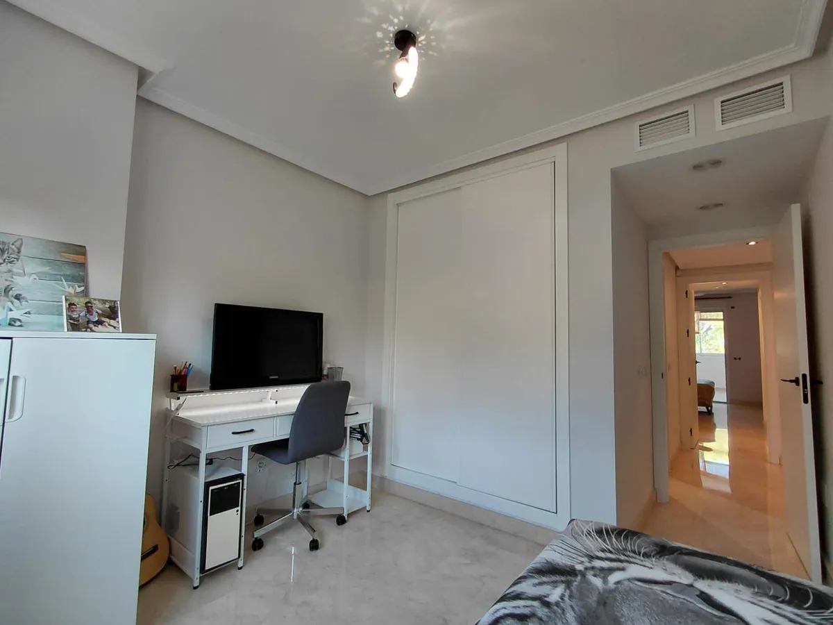 b72d518f-1637-4ccc-8f93-45b13ea61c96