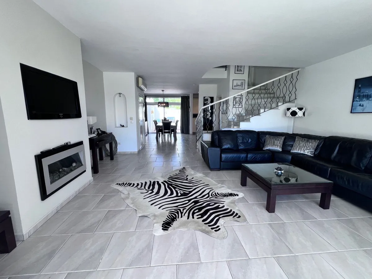 435ffb7a-c6b0-460d-a202-7f31e8ff3175