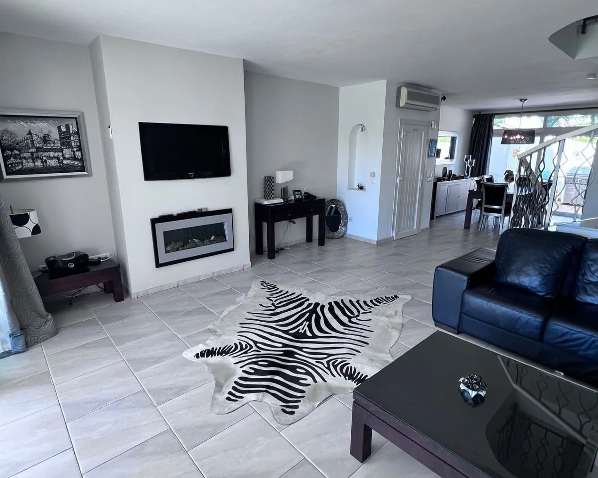 ebecede8-d0e8-426f-a0de-9da62c22cbe0