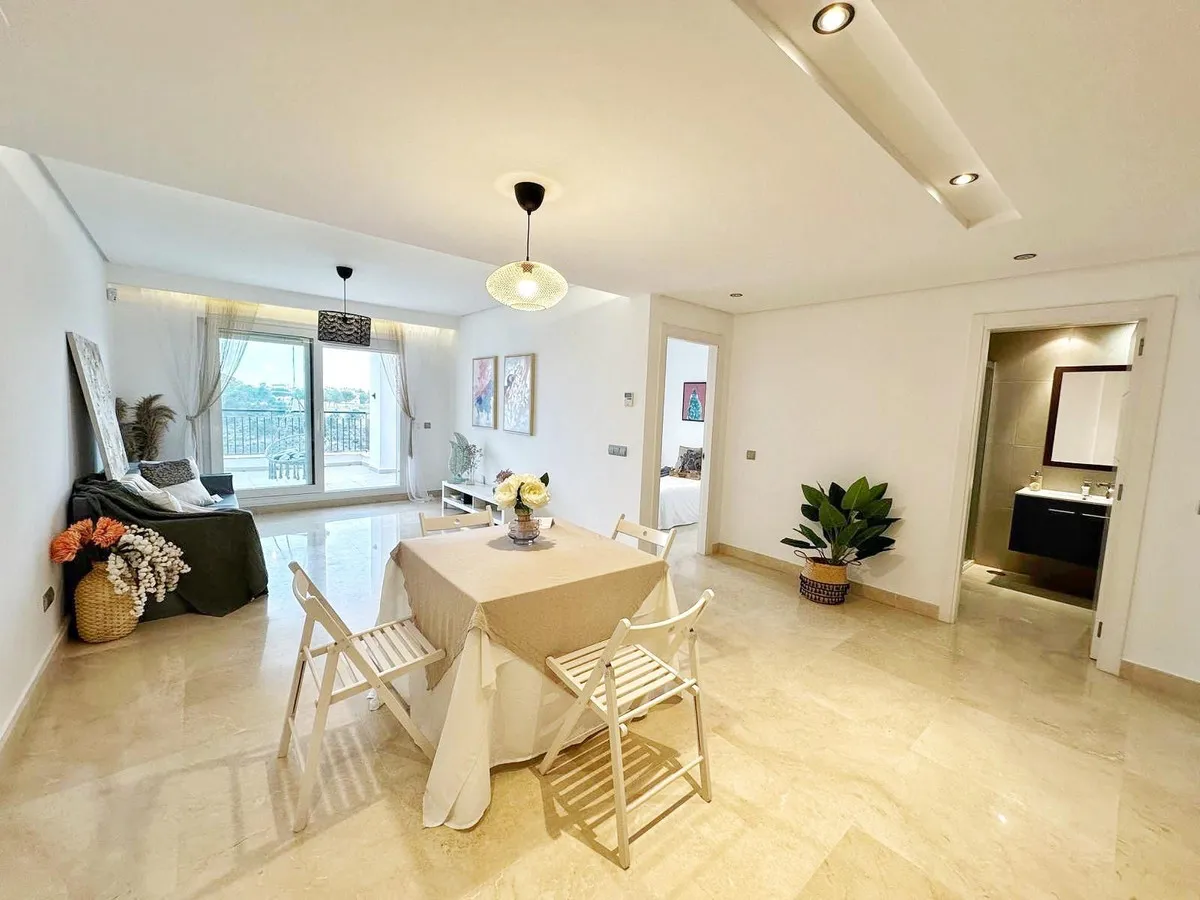 8c2fde6b-bfa5-4ddd-ad8e-3163db7ef945