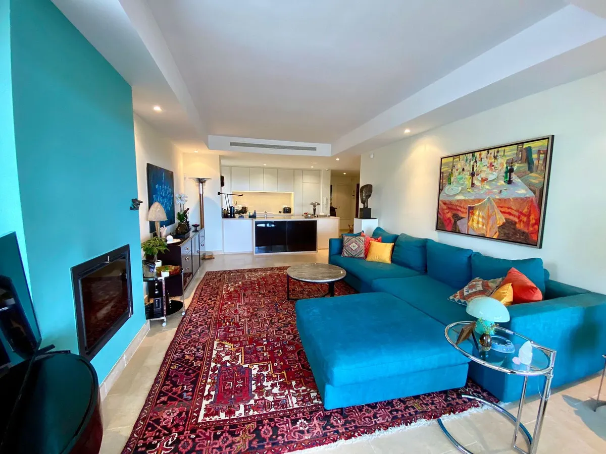 0d5aa897-09f2-4052-8829-4146a4260be0