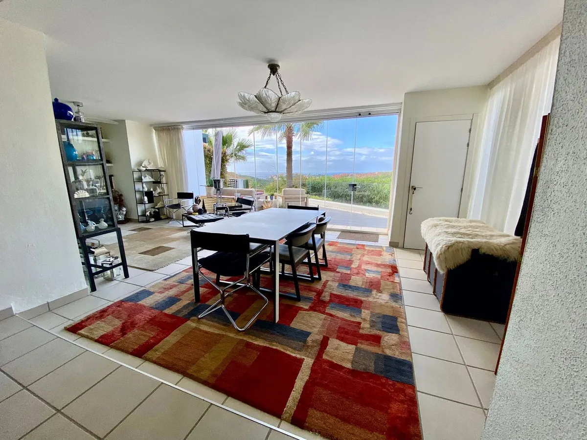 3e1b5f04-2e91-4b1b-96bb-c0906f6780d5