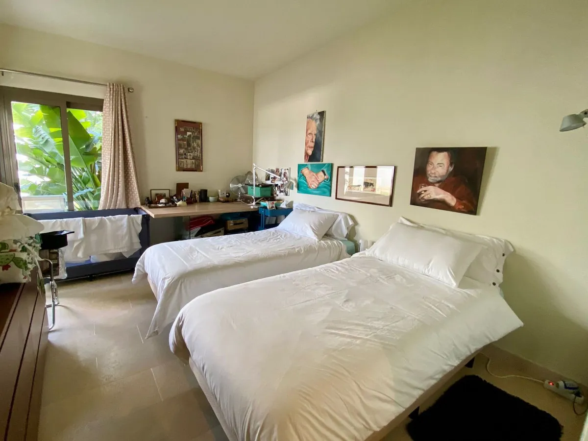 4940d75a-29eb-40d7-bcfa-08e39b99e49c