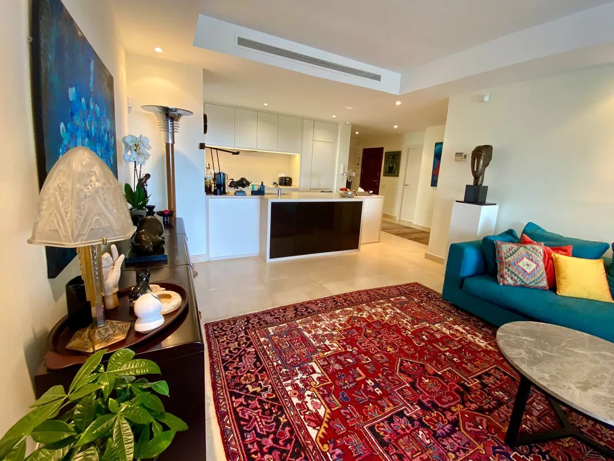 f51667c2-e02b-4435-aa80-4da3e8518859