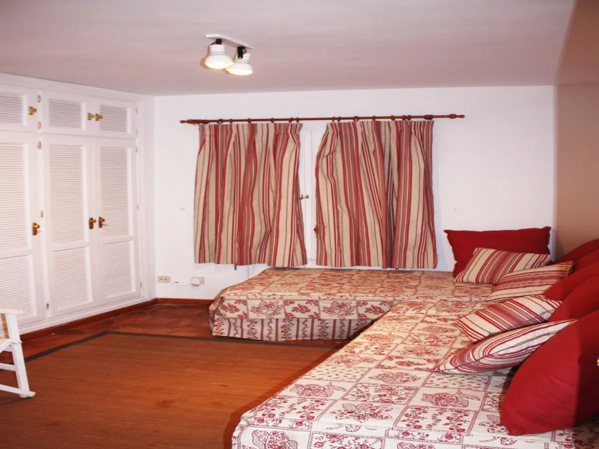 c4943828-7815-46c6-80c5-9c2641439aec